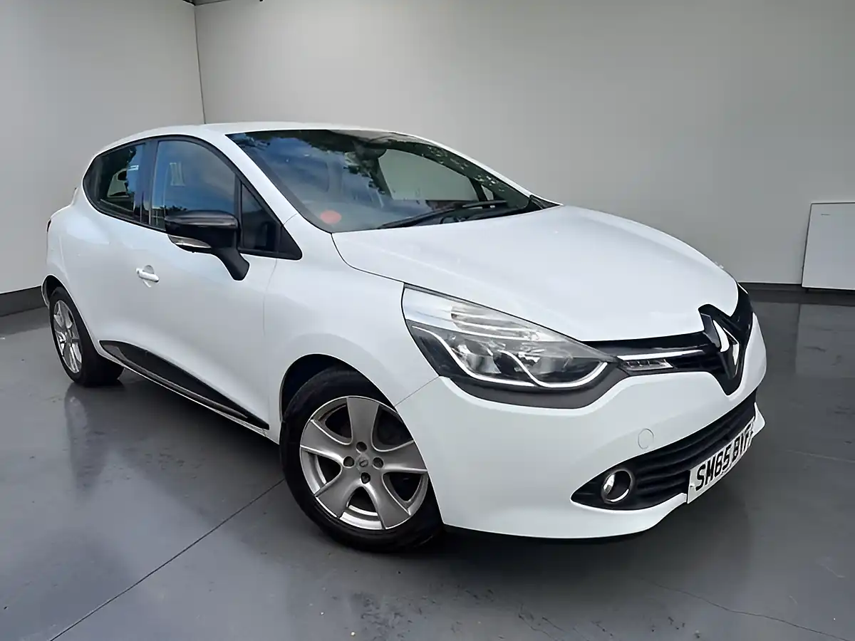 Used 2015 Renault Clio Dynamique Nav White - Interior and Exterior details 2