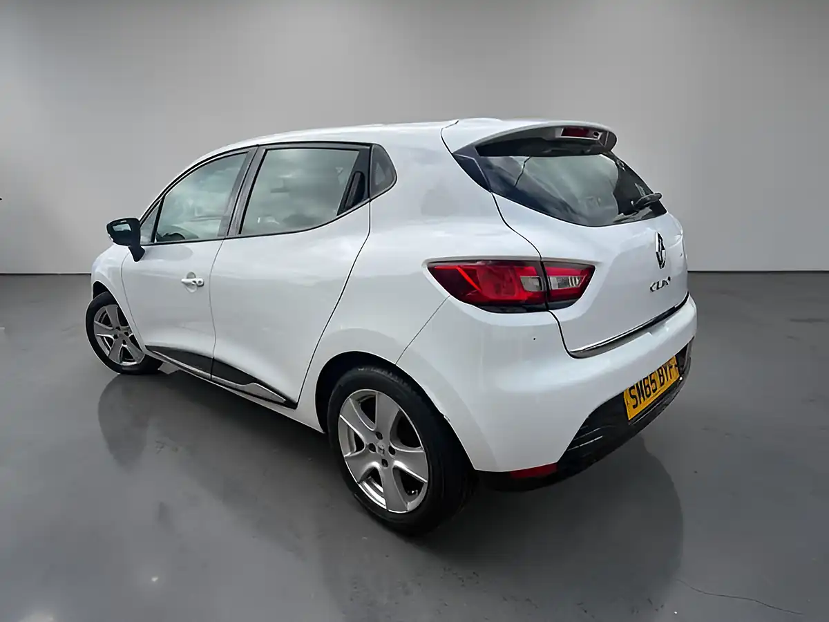 Used 2015 Renault Clio Dynamique Nav White - Interior and Exterior details 3