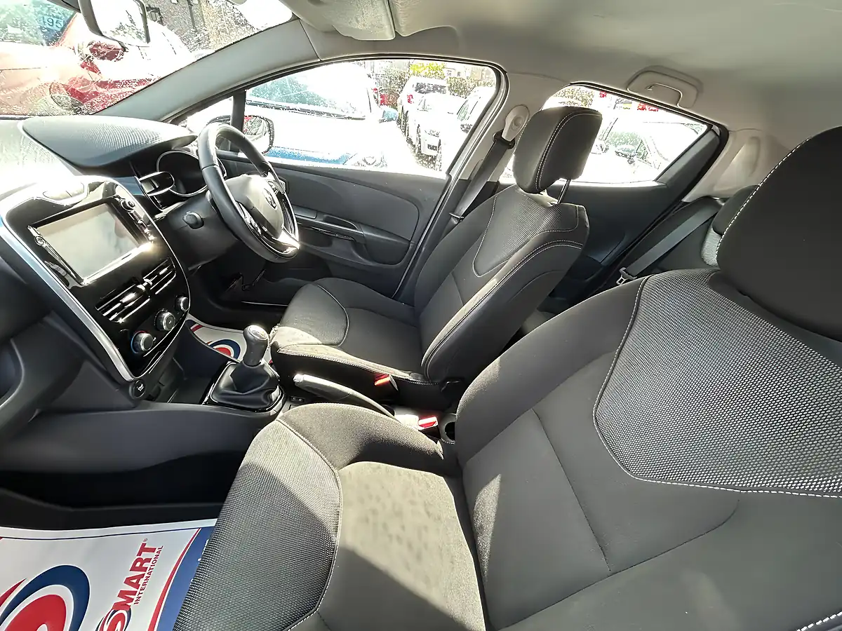 Used 2015 Renault Clio Dynamique Nav White - Interior and Exterior details 15