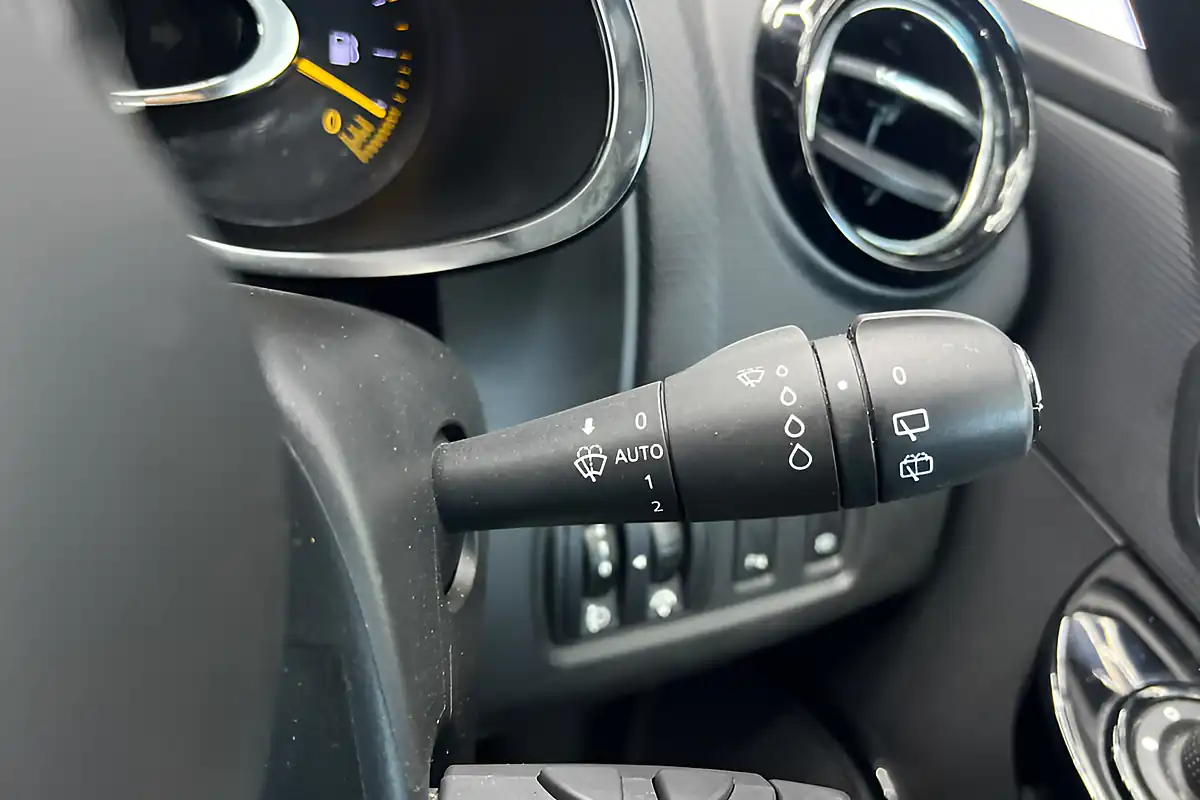 Used 2015 Renault Clio Dynamique S Black - Interior and Exterior details 16