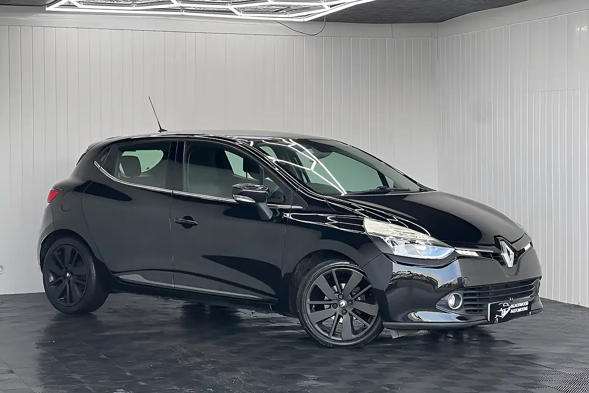Used 2015 Renault Clio Dynamique S Black - Interior and Exterior details 2