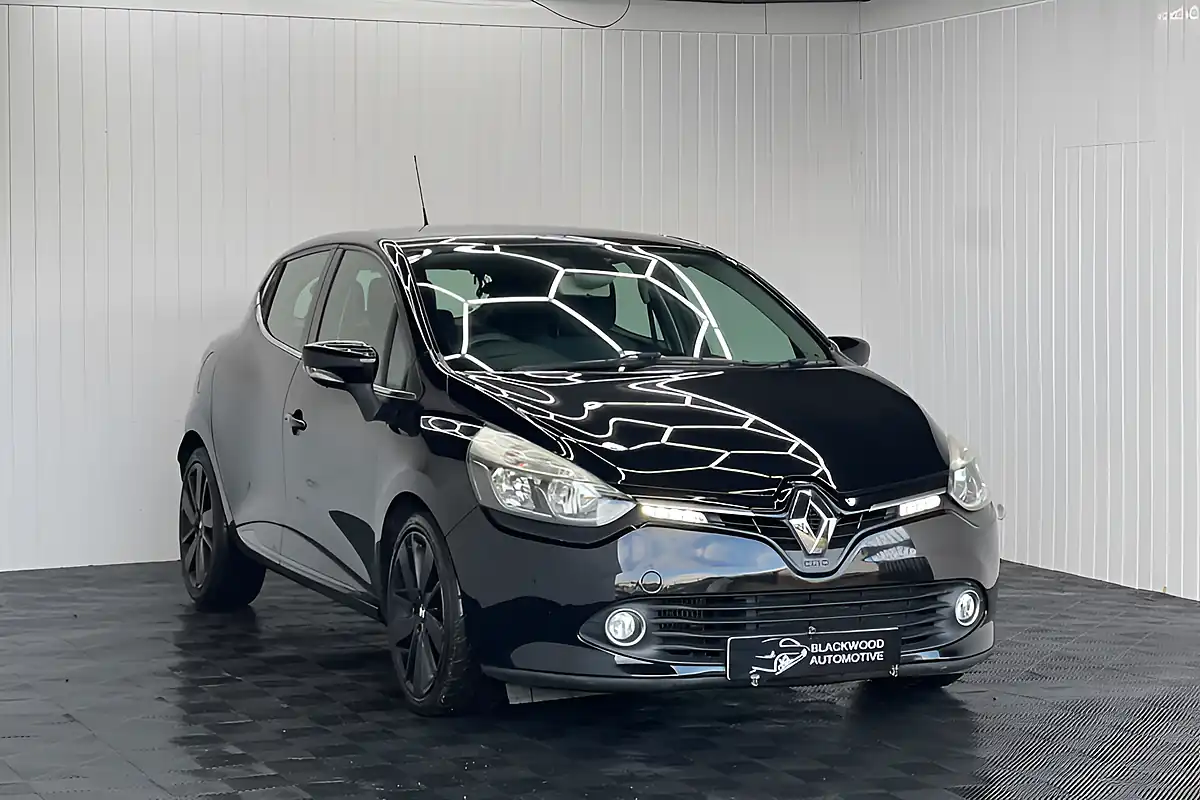 Used 2015 Renault Clio Dynamique S Black - Interior and Exterior details 3