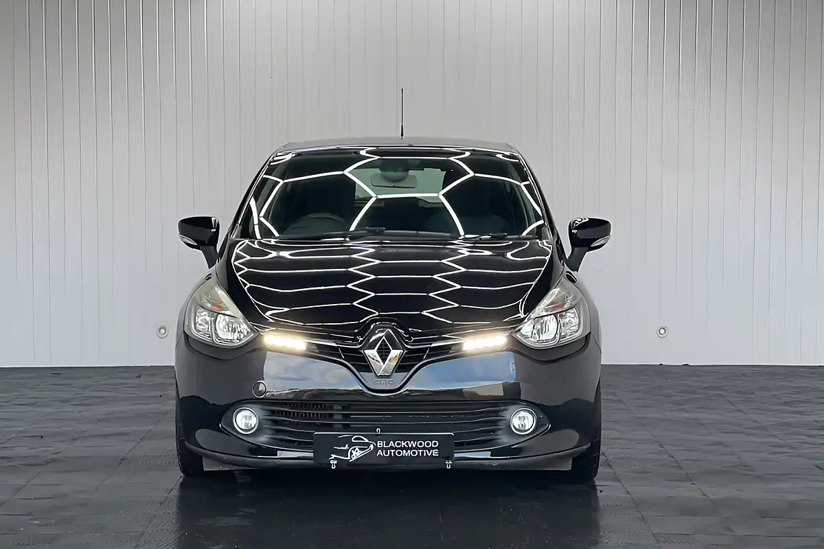 Used 2015 Renault Clio Dynamique S Black - Interior and Exterior details 4