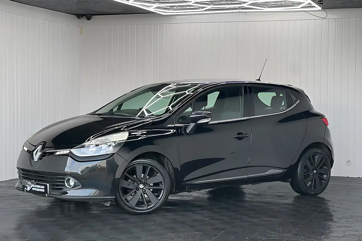 Used 2015 Renault Clio Dynamique S Black - Interior and Exterior details 6