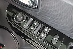 Used 2015 Renault Clio Dynamique S Medianav Black - Interior and Exterior details 20