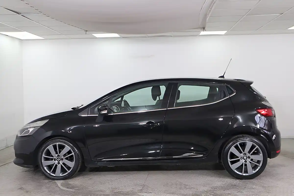 Used 2015 Renault Clio Dynamique S Medianav Black - Interior and Exterior details 8