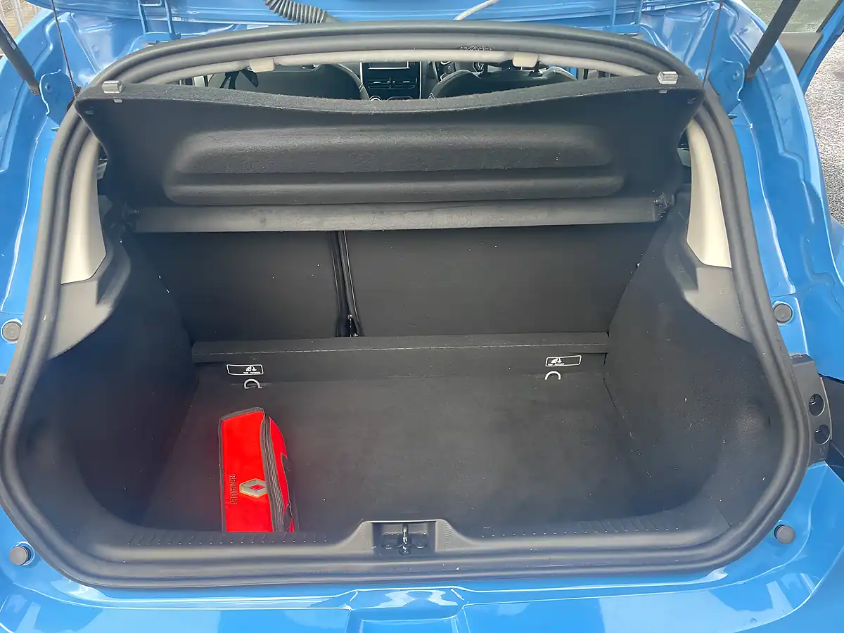 Used 2015 Renault Clio Dynamique S Medianav Blue - Interior and Exterior details 12