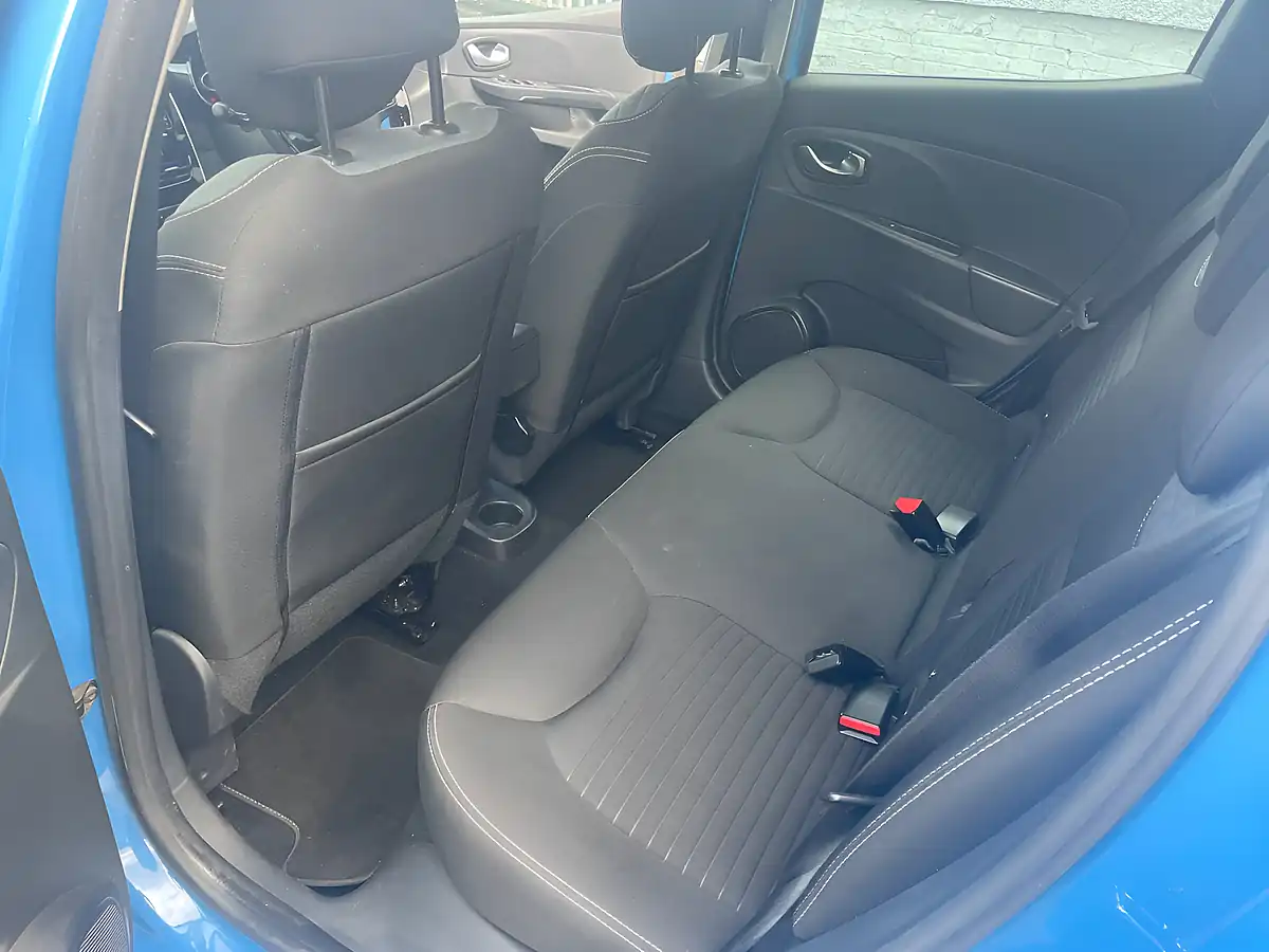 Used 2015 Renault Clio Dynamique S Medianav Blue - Interior and Exterior details 13