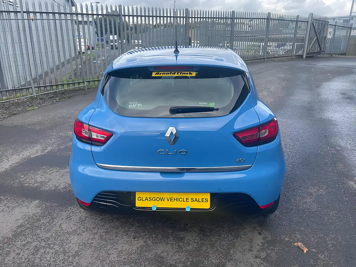 Used 2015 Renault Clio Dynamique S Medianav Blue - Interior and Exterior details 7