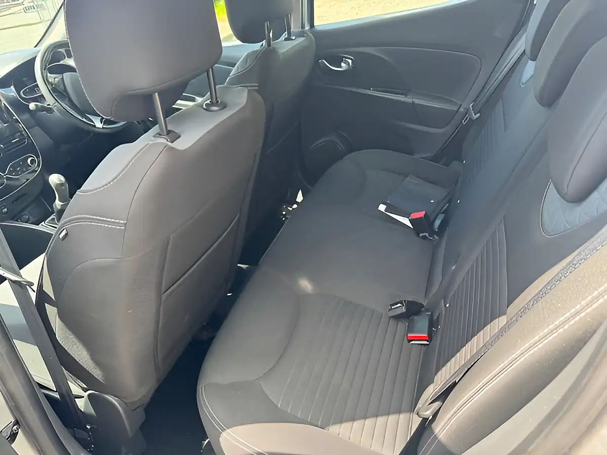 Used 2015 Renault Clio Dynamique S Medianav GT Line Pack Silver - Interior and Exterior details 12