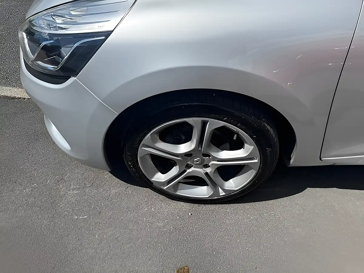Used 2015 Renault Clio Dynamique S Medianav GT Line Pack Silver - Interior and Exterior details 13