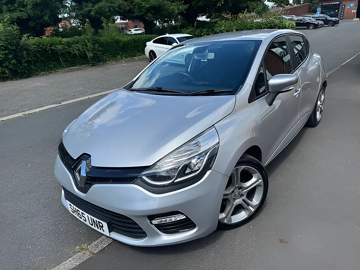 Used 2015 Renault Clio Dynamique S Medianav GT Line Pack Silver - Interior and Exterior details 3