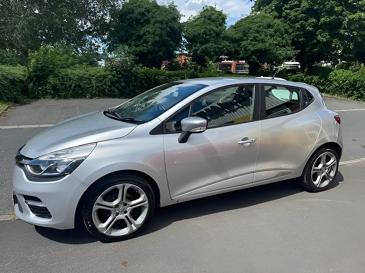 Used 2015 Renault Clio Dynamique S Medianav GT Line Pack Silver - Interior and Exterior details 7