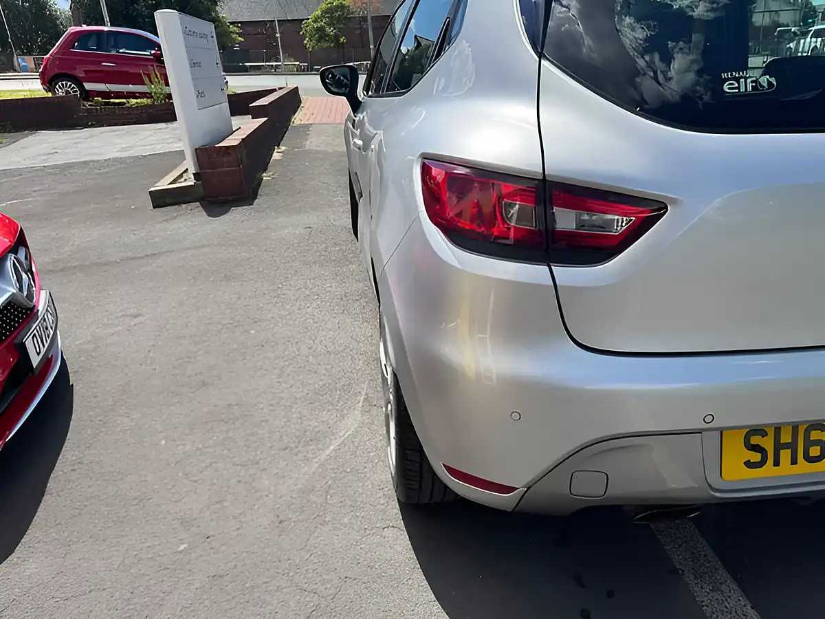Used 2015 Renault Clio Dynamique S Medianav GT Line Pack Silver - Interior and Exterior details 9