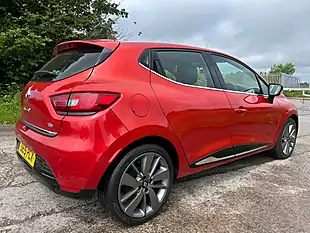 Used 2015 Renault Clio Dynamique S Medianav Red - Interior and Exterior details 11