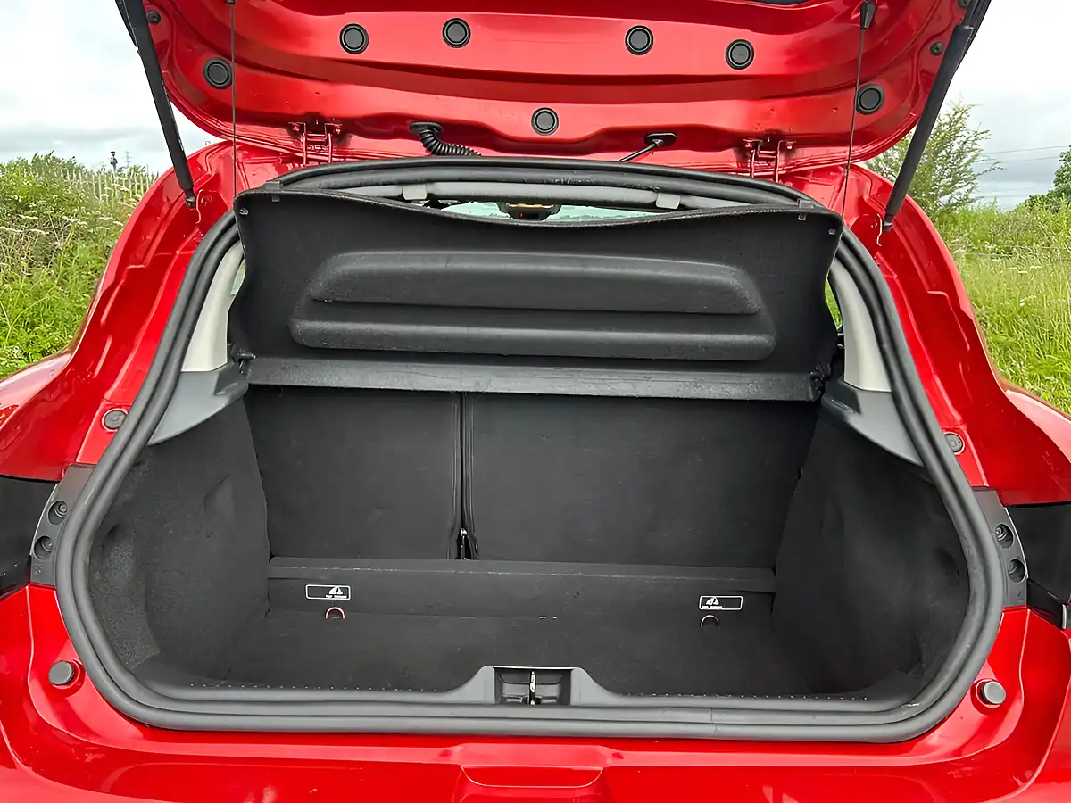 Used 2015 Renault Clio Dynamique S Medianav Red - Interior and Exterior details 13
