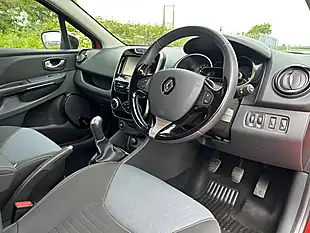 Used 2015 Renault Clio Dynamique S Medianav Red - Interior and Exterior details 14