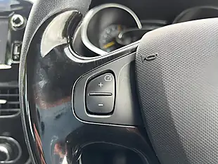 Used 2015 Renault Clio Dynamique S Medianav Red - Interior and Exterior details 16