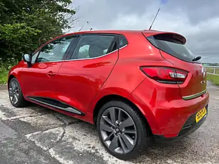 Used 2015 Renault Clio Dynamique S Medianav Red - Interior and Exterior details 6