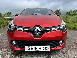 Used 2015 Renault Clio Dynamique S Medianav Red - Interior and Exterior details 7
