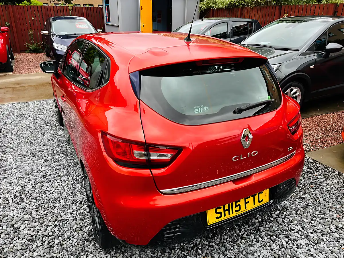 Used 2015 Renault Clio Dynamique S Medianav Red - Interior and Exterior details 11