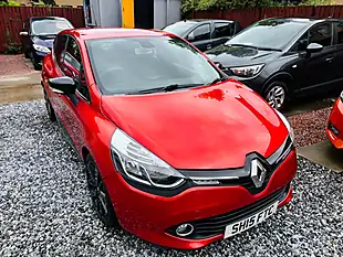 Used 2015 Renault Clio Dynamique S Medianav Red - Interior and Exterior details 12