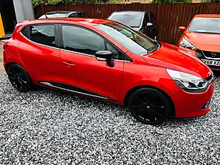 Used 2015 Renault Clio Dynamique S Medianav Red - Interior and Exterior details 14