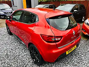 Used 2015 Renault Clio Dynamique S Medianav Red - Interior and Exterior details 17