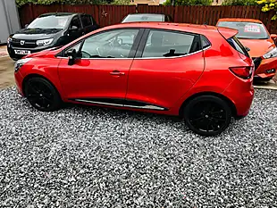 Used 2015 Renault Clio Dynamique S Medianav Red - Interior and Exterior details 18