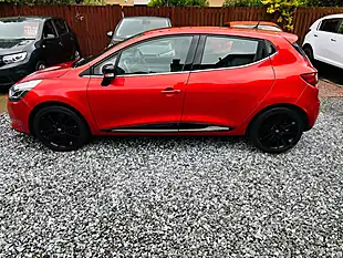 Used 2015 Renault Clio Dynamique S Medianav Red - Interior and Exterior details 19