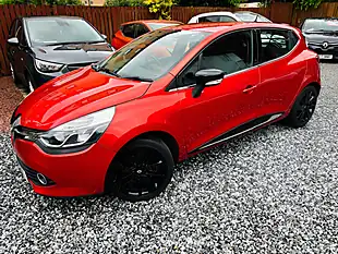 Used 2015 Renault Clio Dynamique S Medianav Red - Interior and Exterior details 2