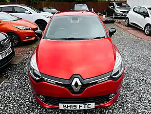 Used 2015 Renault Clio Dynamique S Medianav Red - Interior and Exterior details 3