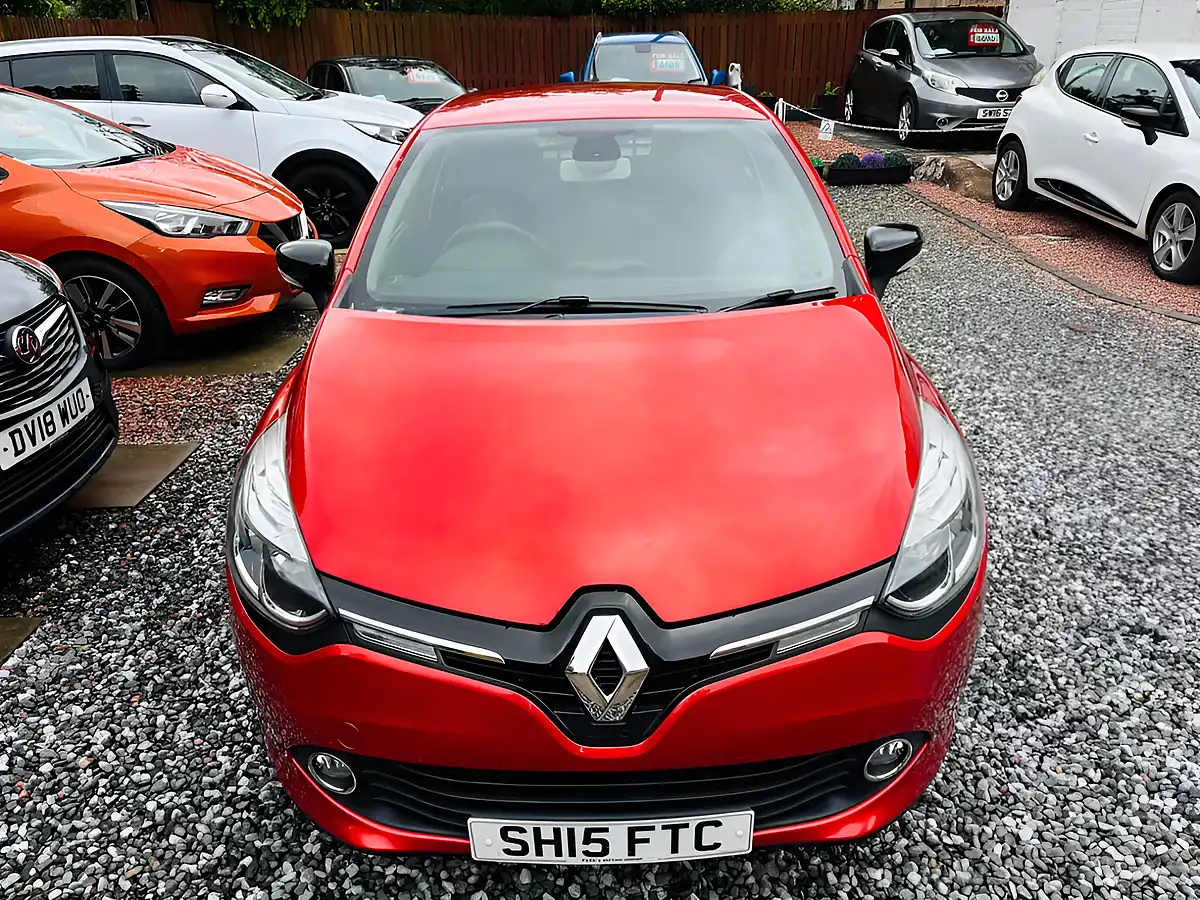 Used 2015 Renault Clio Dynamique S Medianav Red - Interior and Exterior details 3