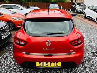 Used 2015 Renault Clio Dynamique S Medianav Red - Interior and Exterior details 4