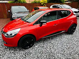 Used 2015 Renault Clio Dynamique S Medianav Red - Interior and Exterior details 6