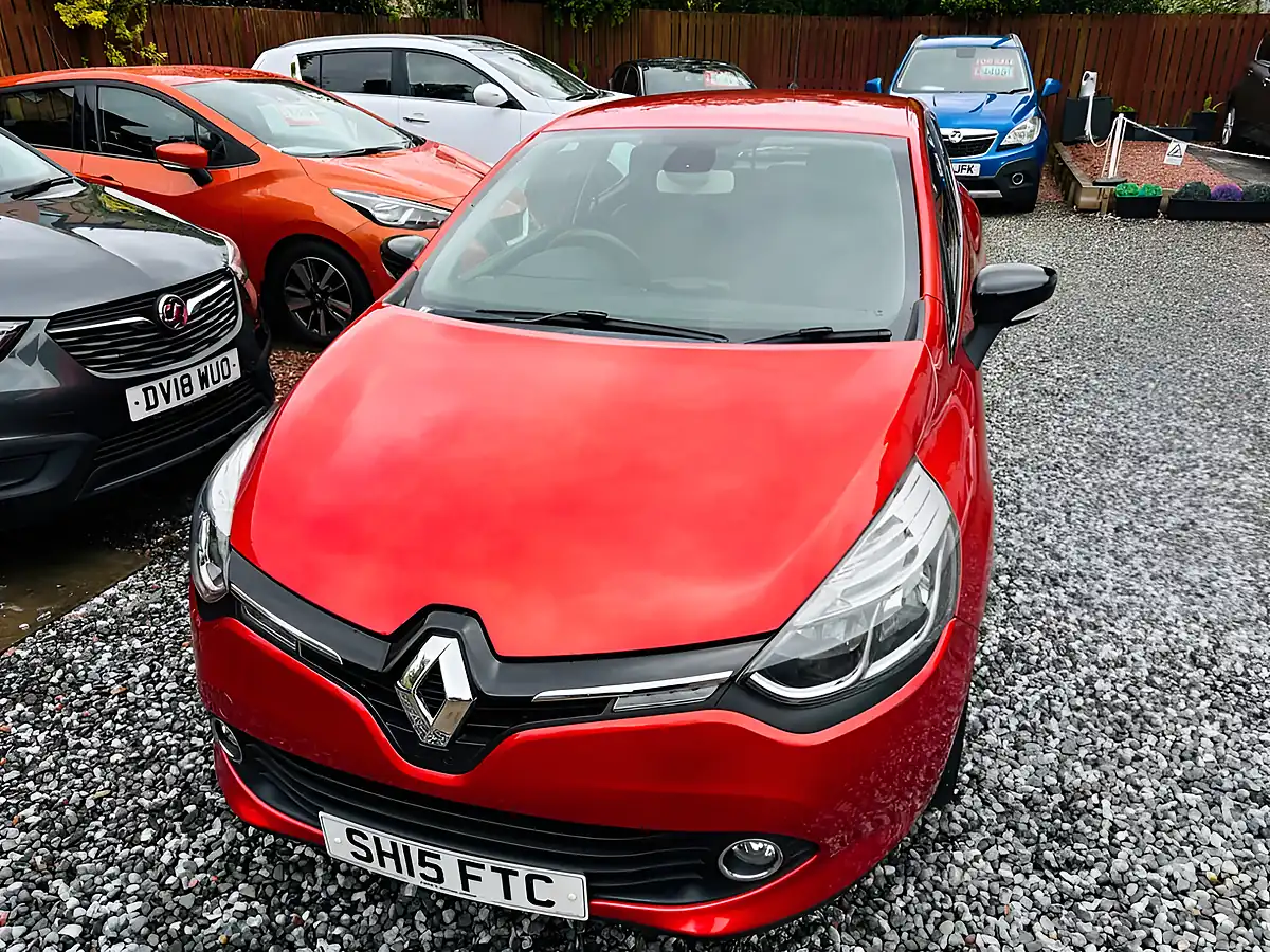 Used 2015 Renault Clio Dynamique S Medianav Red - Interior and Exterior details 9