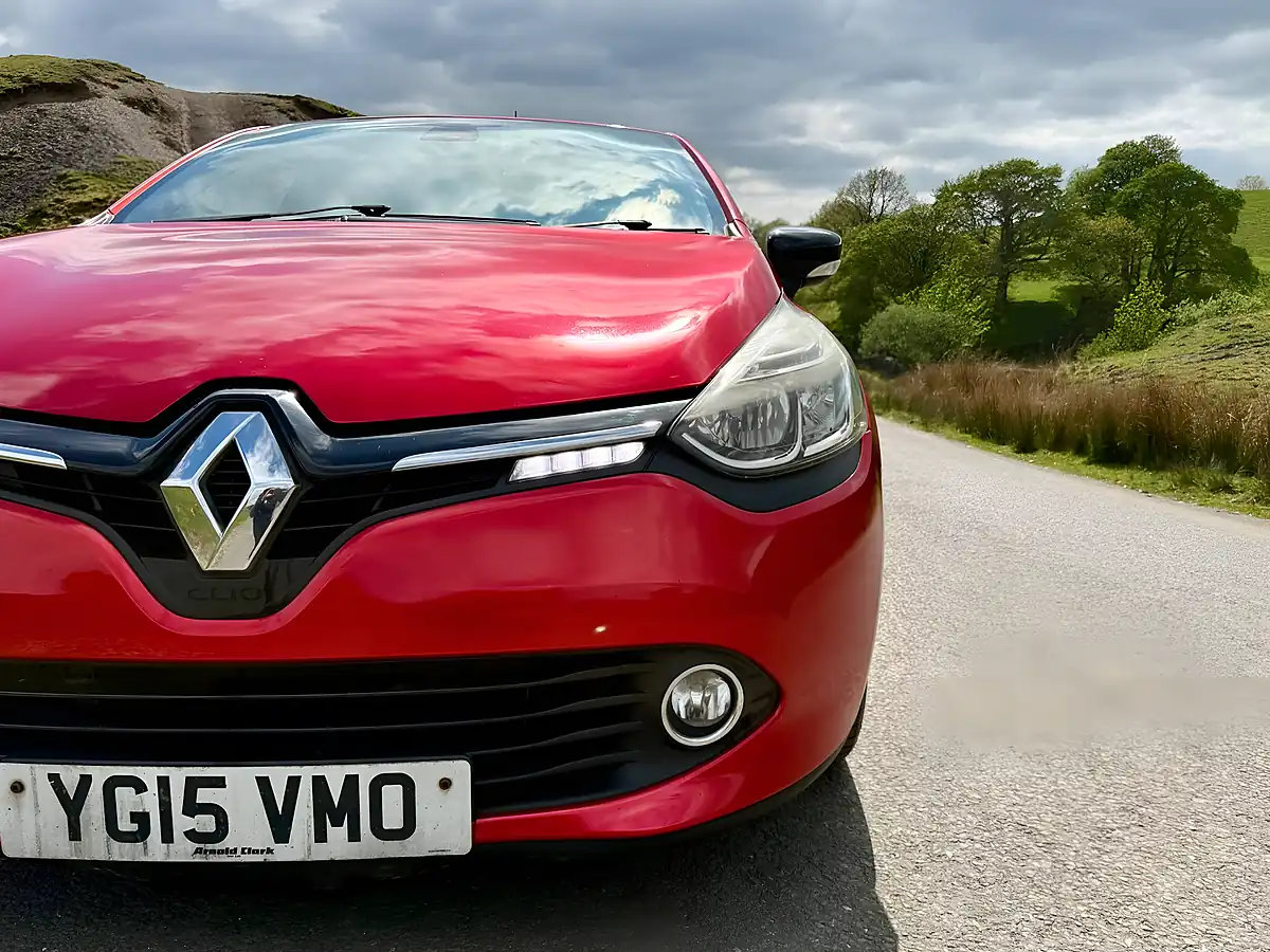 Used 2015 Renault Clio Dynamique S Medianav Red - Interior and Exterior details 10