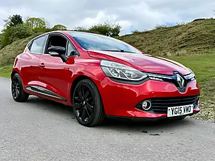 Used 2015 Renault Clio Dynamique S Medianav Red - Interior and Exterior details 13