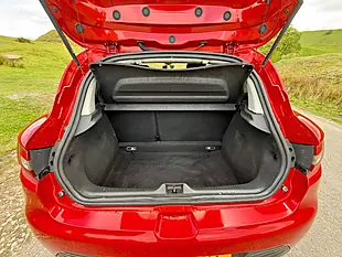 Used 2015 Renault Clio Dynamique S Medianav Red - Interior and Exterior details 16