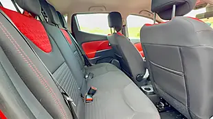 Used 2015 Renault Clio Dynamique S Medianav Red - Interior and Exterior details 20