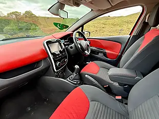 Used 2015 Renault Clio Dynamique S Medianav Red - Interior and Exterior details 6