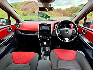 Used 2015 Renault Clio Dynamique S Medianav Red - Interior and Exterior details 7