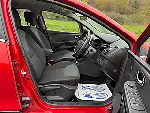 Used 2015 Renault Clio Dynamique S Medianav Red - Interior and Exterior details 13