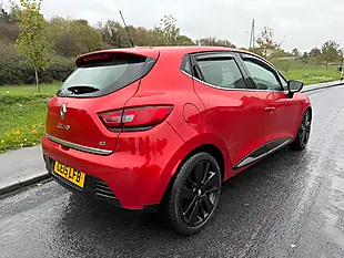 Used 2015 Renault Clio Dynamique S Medianav Red - Interior and Exterior details 2