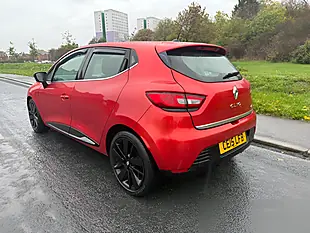 Used 2015 Renault Clio Dynamique S Medianav Red - Interior and Exterior details 4