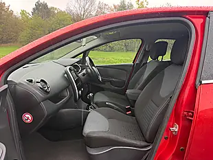 Used 2015 Renault Clio Dynamique S Medianav Red - Interior and Exterior details 8