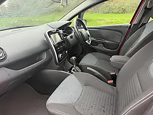 Used 2015 Renault Clio Dynamique S Medianav Red - Interior and Exterior details 9