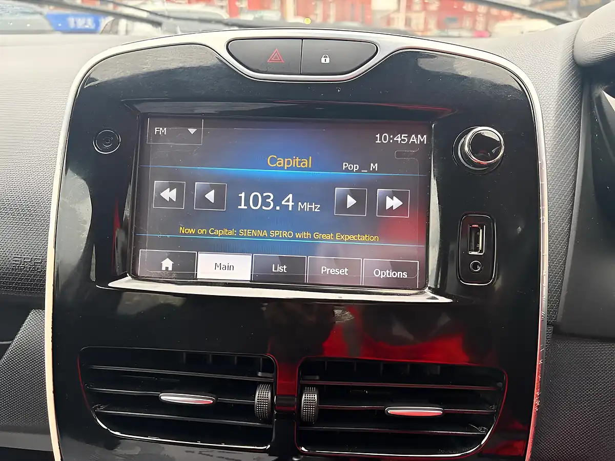 Used 2015 Renault Clio Dynamique S Medianav White - Interior and Exterior details 13