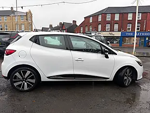 Used 2015 Renault Clio Dynamique S Medianav White - Interior and Exterior details 9