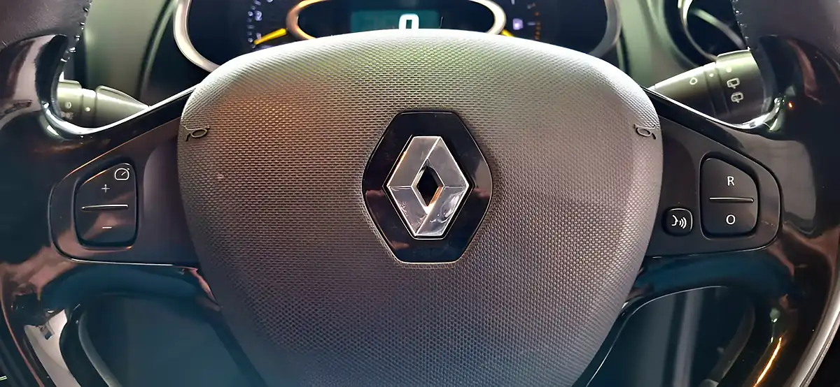 Used 2015 Renault Clio Dynamique S Nav Black - Interior and Exterior details 14